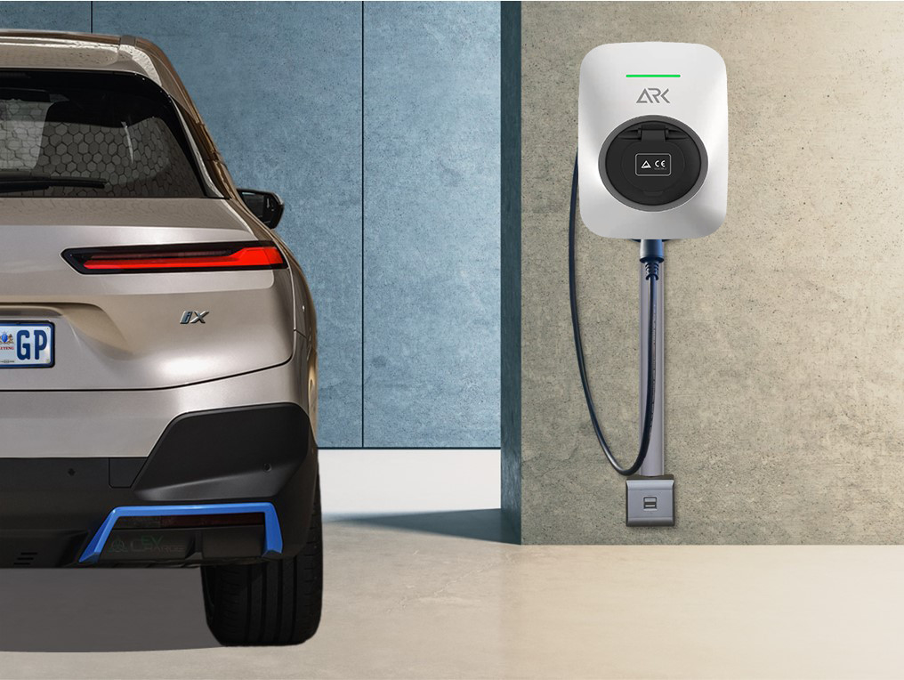 IEC 62196 Level 2 Wallbox Electric Car EV Charging Station 7.4KW EV Charger For Tesla
